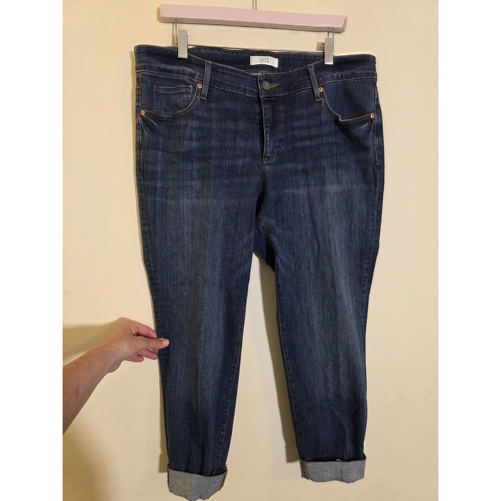 LOFT PLUS Women's Size 16 Medium Wash Modern Straight‎ Cuffed Cropped Jeans